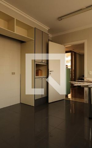 Apartamento à venda com 245m², 4 quartos e 3 vagasCozinha