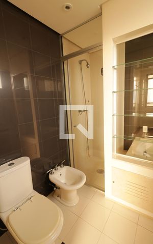 Apartamento à venda com 245m², 4 quartos e 3 vagasBanheiro da Suíte