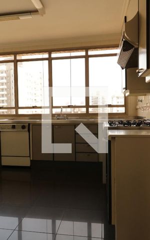 Apartamento à venda com 245m², 4 quartos e 3 vagasCozinha