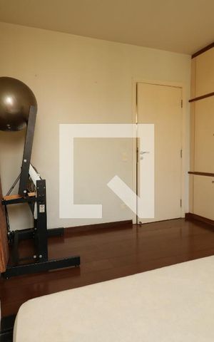 Apartamento à venda com 245m², 4 quartos e 3 vagasQuarto 2