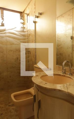 Apartamento à venda com 245m², 4 quartos e 3 vagasBanheiro 1
