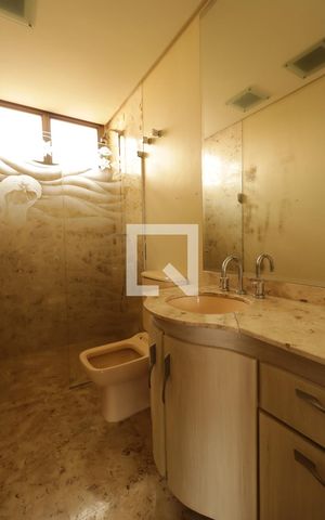 Apartamento à venda com 245m², 4 quartos e 3 vagasBanheiro 1