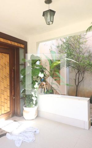 Casa à venda com 705m², 4 quartos e 8 vagasQuintal 