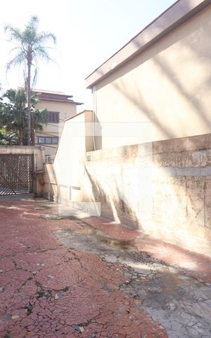 Casa à venda com 705m², 4 quartos e 8 vagasGaragem