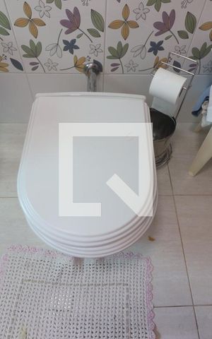 Casa à venda com 705m², 4 quartos e 8 vagasBanheiro Quarto 2 