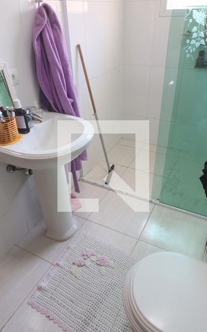Casa à venda com 705m², 4 quartos e 8 vagasBanheiro Quarto 2 