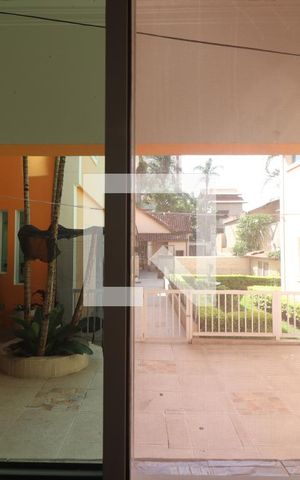 Casa à venda com 705m², 4 quartos e 8 vagasJanela Cozinha 