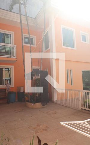 Casa à venda com 705m², 4 quartos e 8 vagasQuintal 