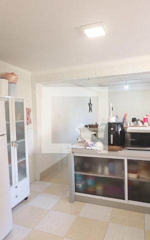 Casa à venda com 705m², 4 quartos e 8 vagasCozinha 