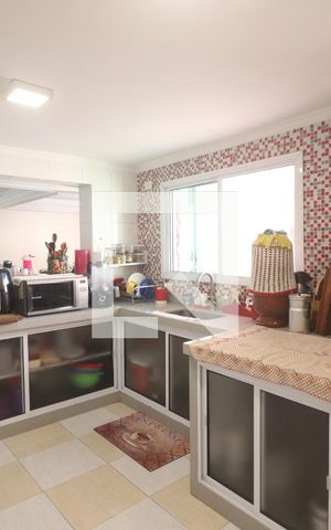 Casa à venda com 705m², 4 quartos e 8 vagasCozinha 