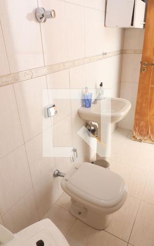 Casa à venda com 705m², 4 quartos e 8 vagasBanheiro Área de Serviço