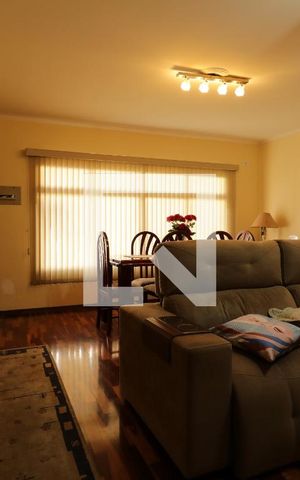 Casa à venda com 190m², 3 quartos e 3 vagasSala