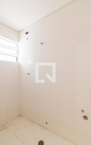 Apartamento à venda com 76m², 2 quartos e 1 vaga Apartamento à venda com 76m², 2 quartos e 1 vagaBanheiro