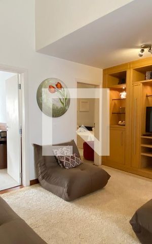 Casa de condomínio à venda com 560m², 4 quartos e 6 vagasSala de TV