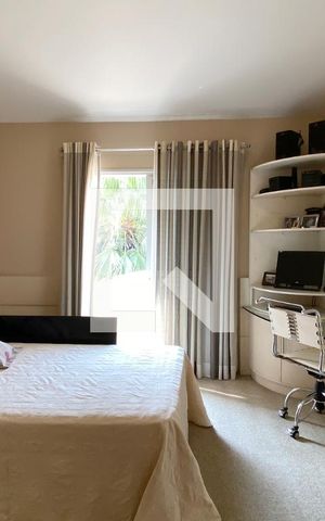 Casa de condomínio à venda com 560m², 4 quartos e 6 vagasSuíte 3