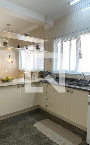 Casa de condomínio à venda com 560m², 4 quartos e 6 vagasCozinha