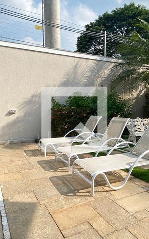 Casa de condomínio à venda com 560m², 4 quartos e 6 vagasQuintal