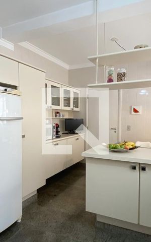 Casa de condomínio à venda com 560m², 4 quartos e 6 vagasCozinha