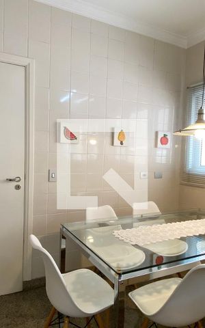 Casa de condomínio à venda com 560m², 4 quartos e 6 vagasCopa