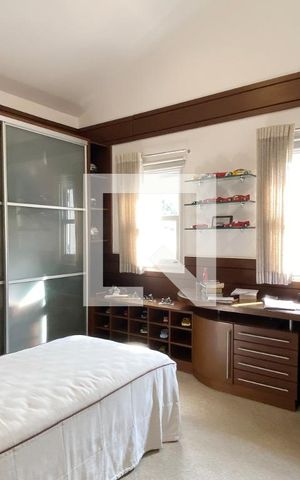 Casa de condomínio à venda com 560m², 4 quartos e 6 vagasSuíte 1