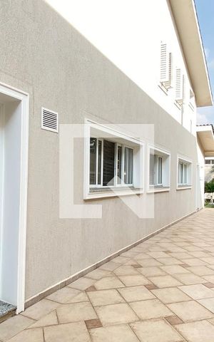 Casa de condomínio à venda com 560m², 4 quartos e 6 vagasCorredor