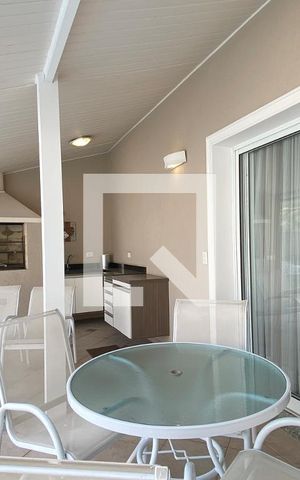 Casa de condomínio à venda com 560m², 4 quartos e 6 vagasChurrasqueira