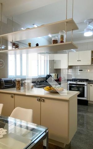 Casa de condomínio à venda com 560m², 4 quartos e 6 vagasCozinha