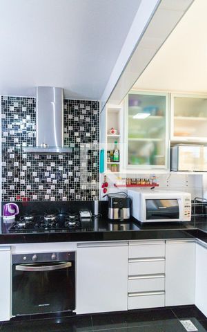Apartamento à venda com 166m², 4 quartos e 4 vagas Apartamento à venda com 166m², 4 quartos e 4 vagasCozinha