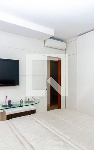 Apartamento à venda com 166m², 4 quartos e 4 vagas Apartamento à venda com 166m², 4 quartos e 4 vagasQuarto