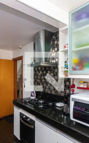 Apartamento à venda com 166m², 4 quartos e 4 vagas Apartamento à venda com 166m², 4 quartos e 4 vagasCozinha