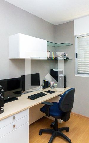 Apartamento à venda com 166m², 4 quartos e 4 vagas Apartamento à venda com 166m², 4 quartos e 4 vagasEscritório