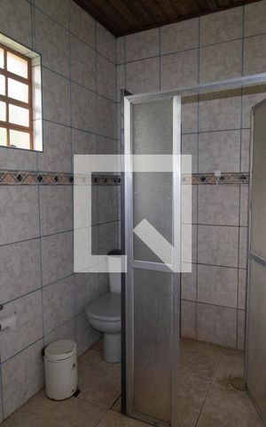 Casa à venda com 220m², 4 quartos e 2 vagas Casa à venda com 220m², 4 quartos e 2 vagasBanheiro