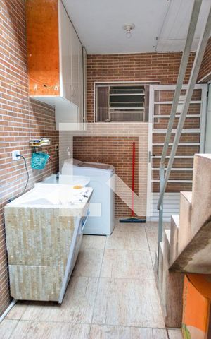 Casa à venda com 147m², 3 quartos e 1 vaga Casa à venda com 147m², 3 quartos e 1 vagaÁrea de Serviço 2
