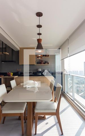 Apartamento à venda com 96m², 3 quartos e 2 vagas Apartamento à venda com 96m², 3 quartos e 2 vagasvaranda