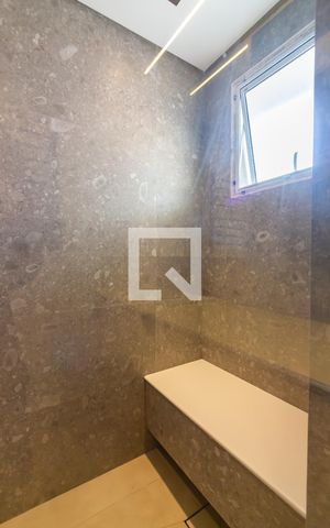 Apartamento à venda com 96m², 3 quartos e 2 vagas Apartamento à venda com 96m², 3 quartos e 2 vagasBanheiro da Suíte