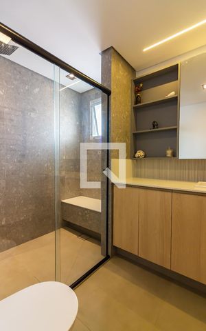 Apartamento à venda com 96m², 3 quartos e 2 vagas Apartamento à venda com 96m², 3 quartos e 2 vagasBanheiro da Suíte