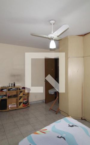 Casa à venda com 229m², 3 quartos e 3 vagasQuarto 1  