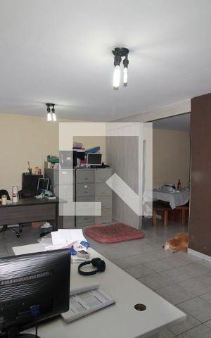 Casa à venda com 229m², 3 quartos e 3 vagasSala  