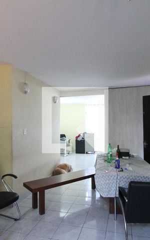 Casa à venda com 229m², 3 quartos e 3 vagasSala  