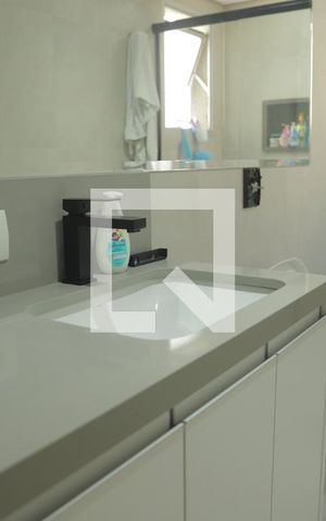 Apartamento à venda com 140m², 4 quartos e 2 vagasBanheiro 01