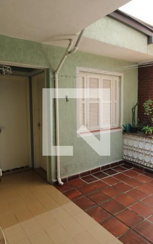 Casa à venda com 120m², 3 quartos e 2 vagasÁrea fundos da casa - Edícula