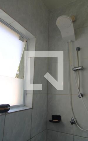 Casa à venda com 120m², 3 quartos e 2 vagasChuveiro banheiro comum