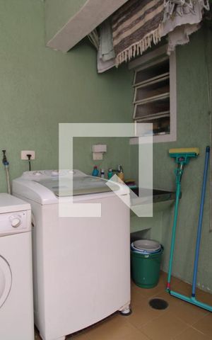 Casa à venda com 120m², 3 quartos e 2 vagasLavanderia