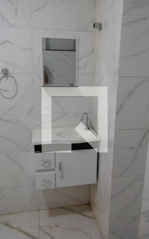 Casa para alugar com 60m², 1 quarto e sem vaga Casa para alugar com 60m², 1 quarto e sem vagaBanheiro