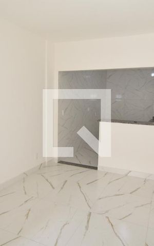 Casa para alugar com 60m², 1 quarto e sem vaga Casa para alugar com 60m², 1 quarto e sem vagaSala