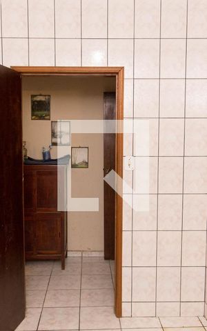 Casa à venda com 210m², 3 quartos e 2 vagasBanheiro 2