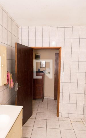 Casa à venda com 210m², 3 quartos e 2 vagasBanheiro 2