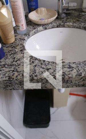 Apartamento à venda com 58m², 2 quartos e 2 vagasBanheiro da Suíte