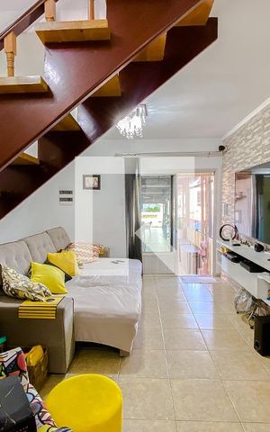 Casa à venda com 150m², 4 quartos e 2 vagasSala (Casa 2)