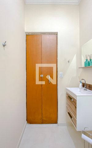 Casa à venda com 150m², 4 quartos e 2 vagasBanheiro